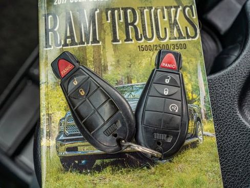 Used 2017 RAM 2500 SLT AWD/4WD image 45