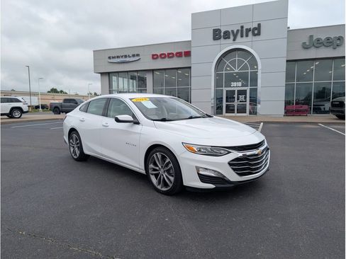 Used 2024 Chevrolet Malibu LT FWD image 1
