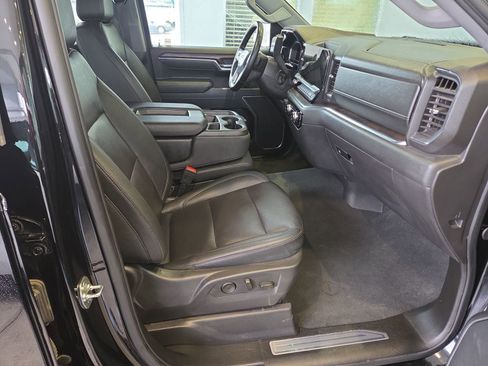 Certified 2025 GMC Sierra 1500 SLT image 19