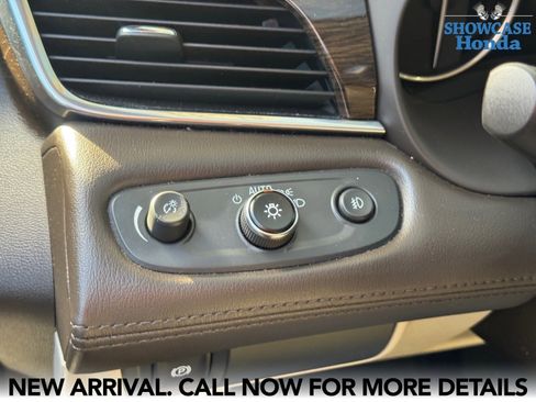 Used 2017 Buick LaCrosse Essence image 8