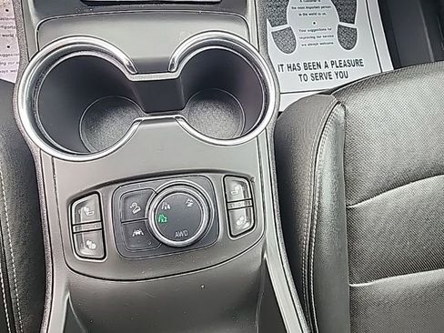 Used 2023 GMC Terrain SLT image 22