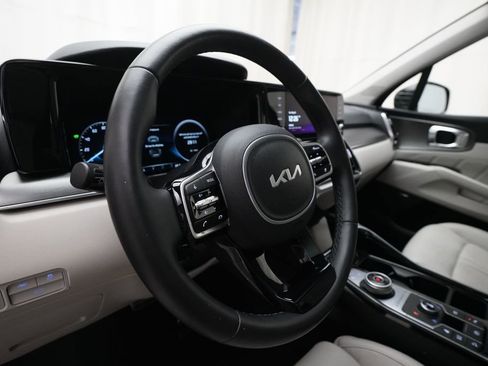 Certified 2023 Kia Sorento SX Prestige w/ Panoramic Sunroof Package AWD/4WD image 8
