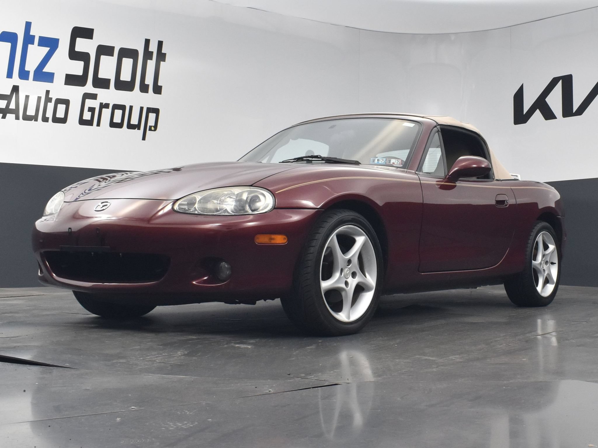Used 2003 MAZDA MX-5 Miata RWD image 17