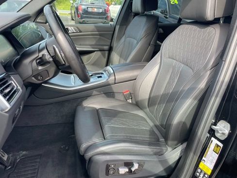 Used 2023 BMW X5 xDrive40i w/ M Sport Package AWD/4WD image 6