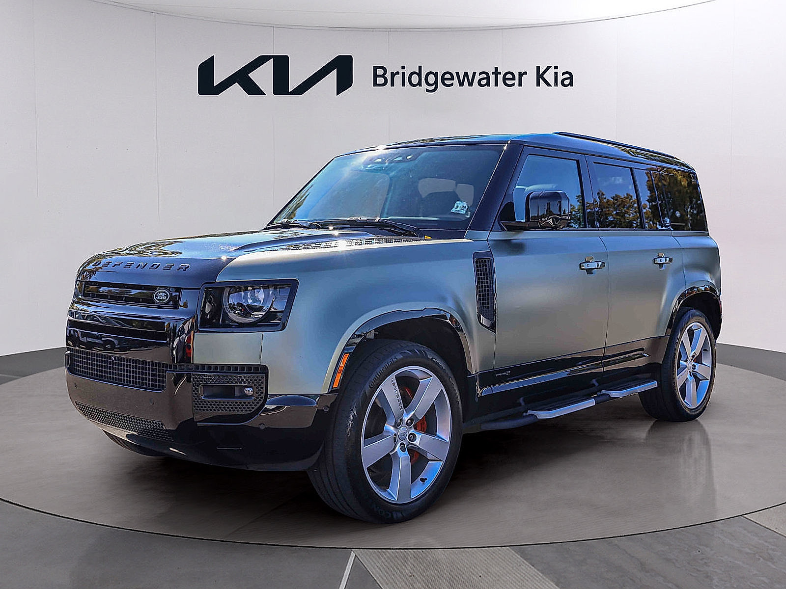 Used 2023 Land Rover Defender 110 X AWD/4WD image 3