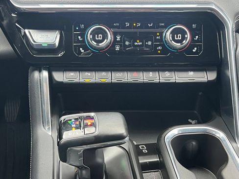 Used 2024 GMC Sierra 1500 Denali w/ Denali Reserve Package AWD/4WD image 33