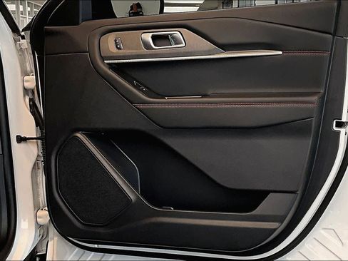 Used 2025 Ford Explorer ST-Line image 22