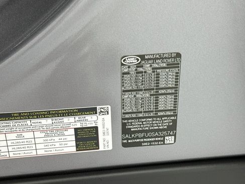 Certified 2025 Land Rover Range Rover Long Wheelbase SE AWD/4WD image 33