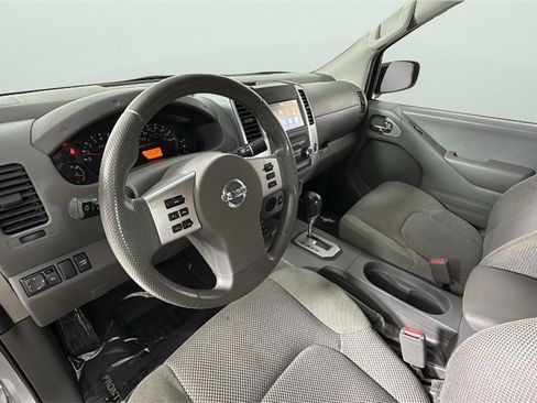 Used 2020 Nissan Frontier SV image 18