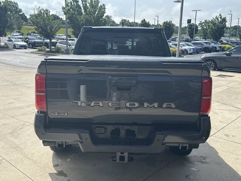 Used 2026 Toyota Tacoma SR5 AWD/4WD image 8