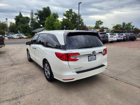 Used 2018 Honda Odyssey EX image 5