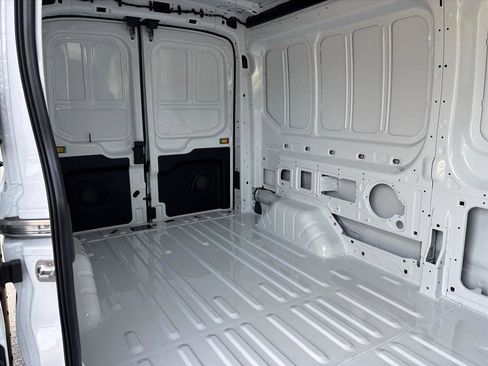New 2026 Ford Transit 250 148 Medium Roof image 12