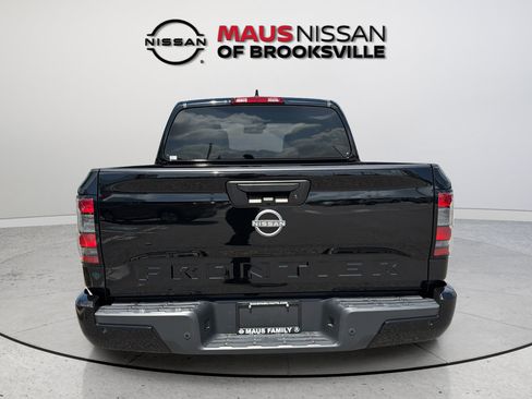 Certified 2025 Nissan Frontier SV RWD image 7