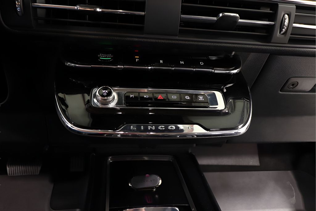 Used 2024 Lincoln Corsair Grand Touring AWD/4WD image 11