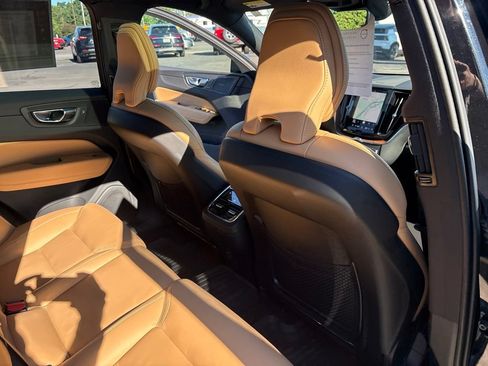 Certified 2025 Volvo XC60 B5 Ultra w/ Protection Package Premier AWD/4WD image 37