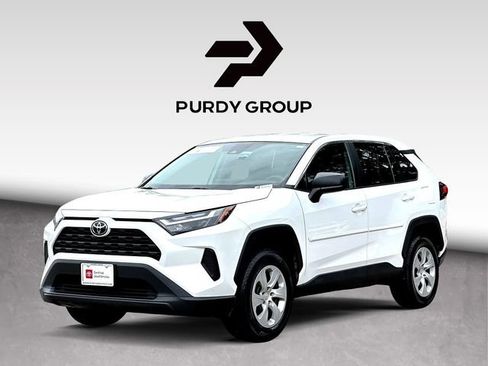 Used 2024 Toyota RAV4 LE FWD image 4