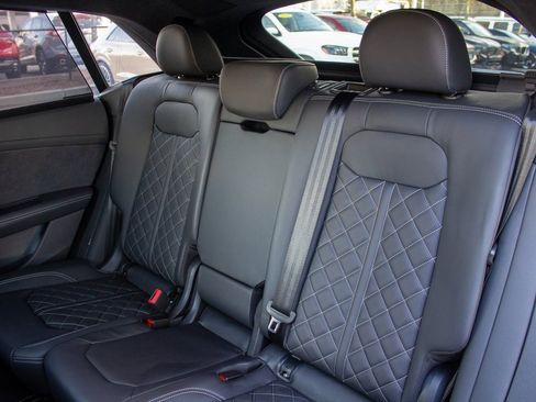 Used 2025 Audi SQ8 Prestige image 22