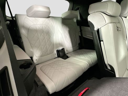 Certified 2024 BMW X7 xDrive40i w/ Premium Package image 29