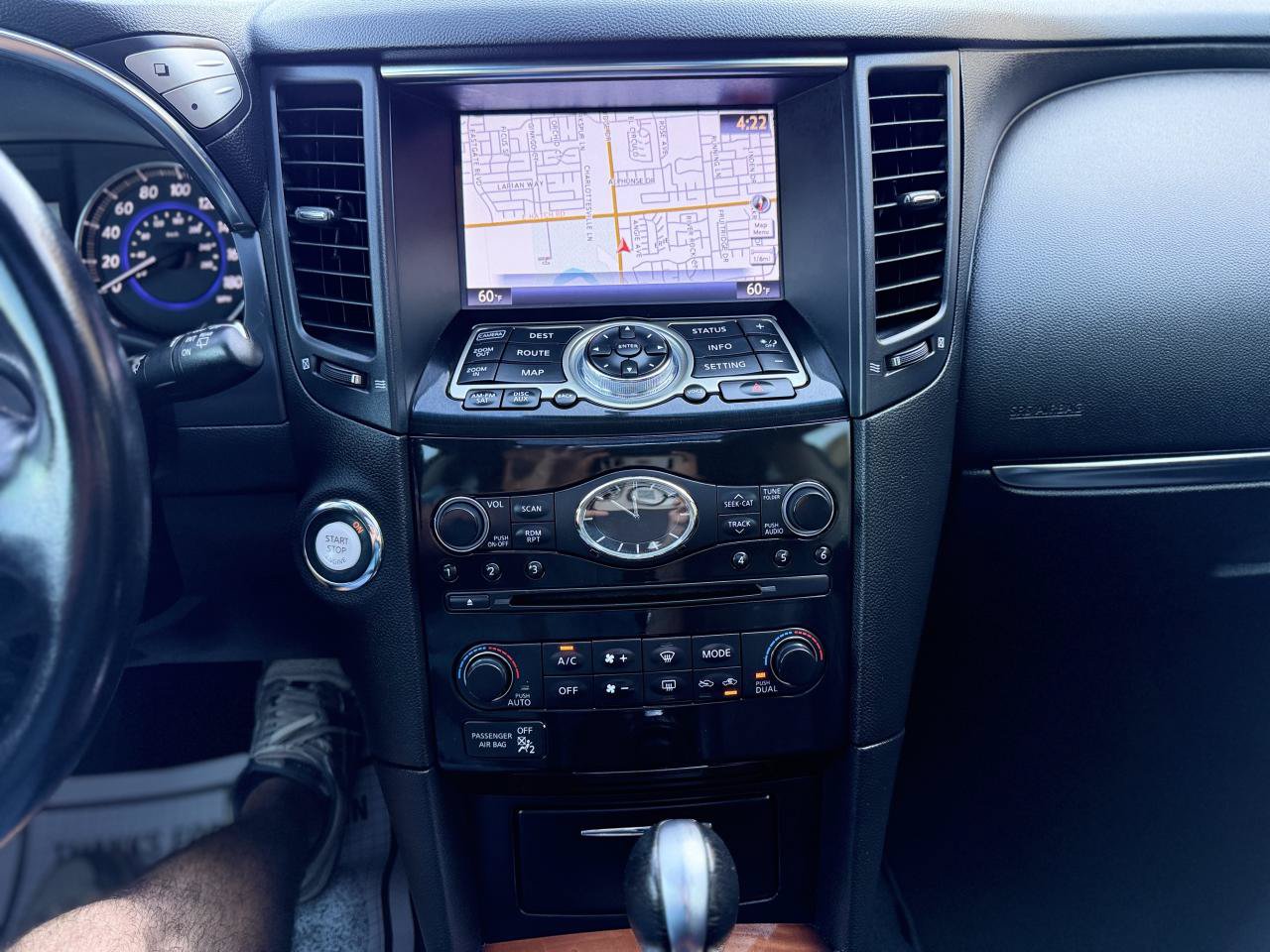 Used 2014 INFINITI QX70 AWD w/ Premium Package image 21