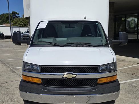 Used 2019 Chevrolet Express 3500 Extended w/ Power Convenience Package image 8