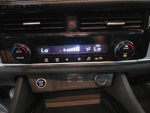 Used 2022 Nissan Rogue SV image 24