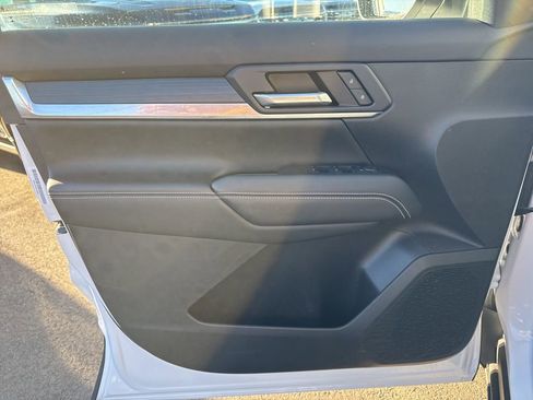 Used 2025 GMC Terrain Elevation image 26