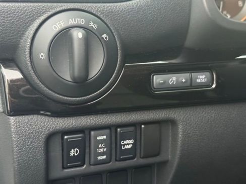 Used 2018 Nissan Titan SL w/ Midnight Edition image 7