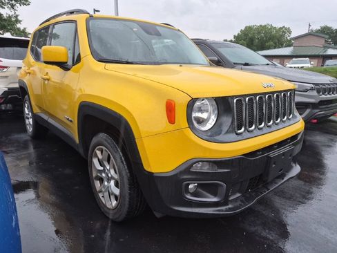 Used 2016 Jeep Renegade Latitude w/ Cold Weather Group AWD/4WD image 1