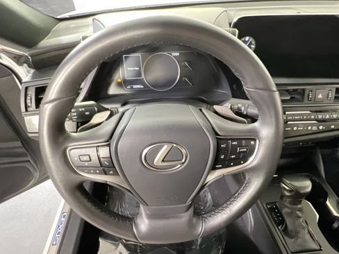 Used 2024 Lexus ES 300h image 11