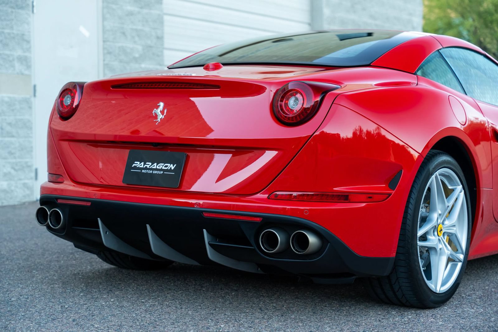 Used 2015 Ferrari California T RWD image 63