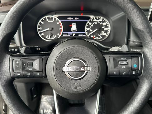 Used 2022 Nissan Rogue SV image 25