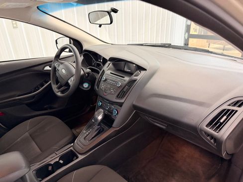 Used 2017 Ford Focus SE image 16