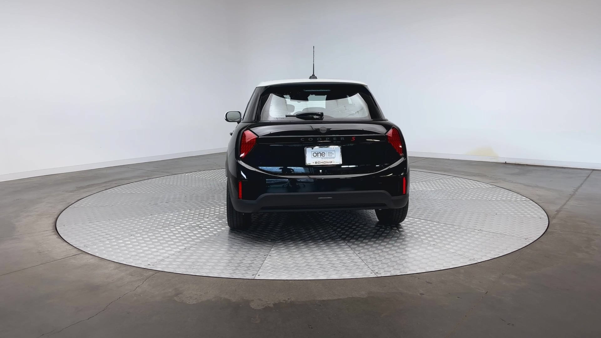 Used 2027 MINI Cooper S FWD image 7