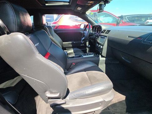 Used 2009 Dodge Challenger SRT8 w/ SRT Option Group II RWD image 6