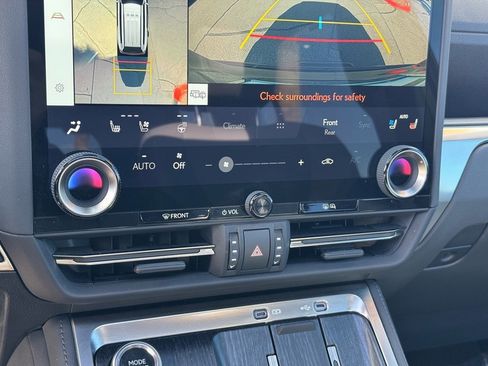 Used 2025 Lexus GX 550 w/ Accessory Package (2T) image 32