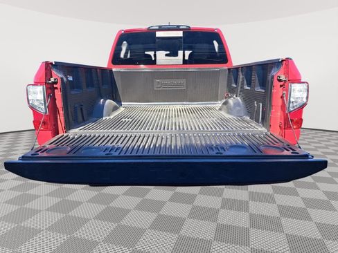 Used 2022 Nissan Titan SV AWD/4WD image 29