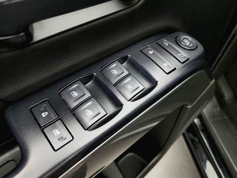 Used 2018 Chevrolet Silverado 1500 LT w/ LT Eassist Package AWD/4WD image 20