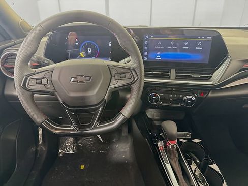 New 2026 Chevrolet Trax RS w/ Sunroof Package FWD image 25
