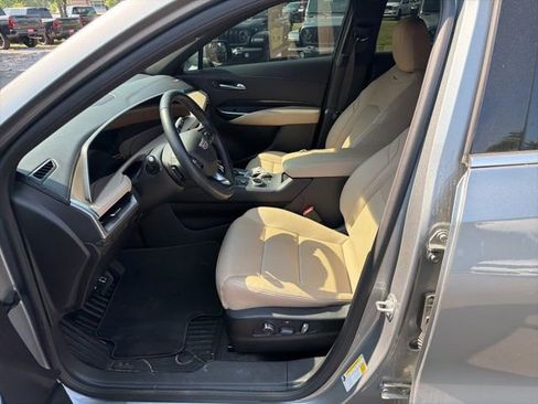 Used 2024 Cadillac XT4 Premium Luxury FWD image 18