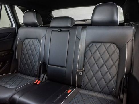 Used 2024 Volkswagen Atlas Cross Sport SEL Premium R-Line image 7