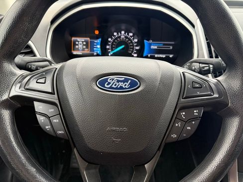 Used 2021 Ford Edge SE image 13