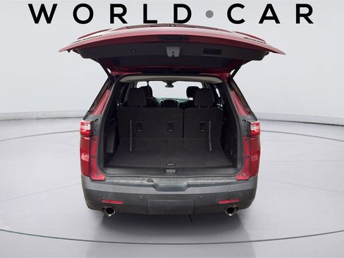 Used 2021 Chevrolet Traverse LT image 36