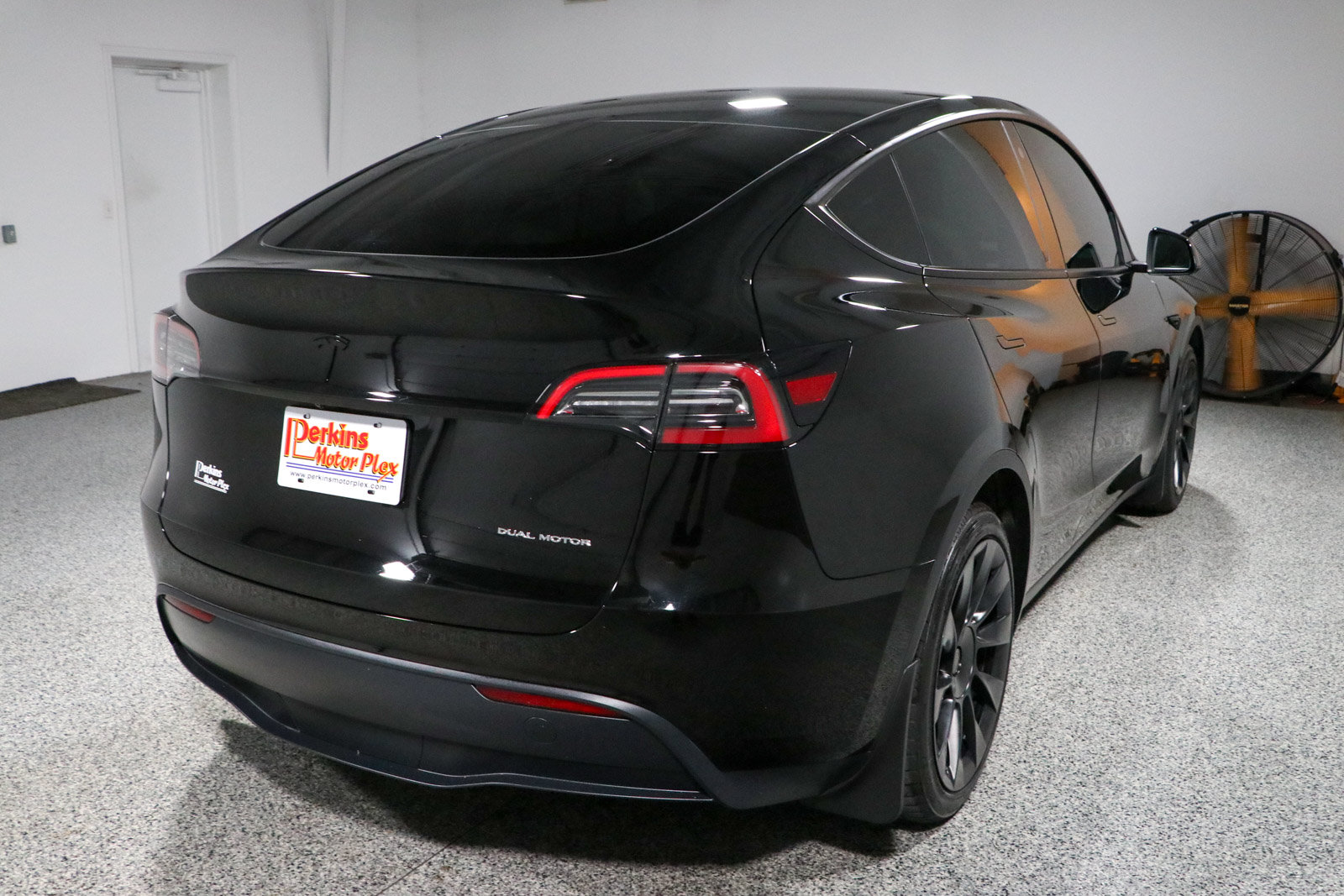 Used 2023 Tesla Model Y Long Range AWD/4WD image 7