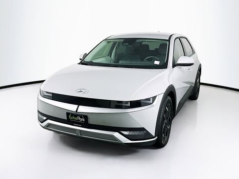 Used 2024 Hyundai Ioniq 5 SEL image 3