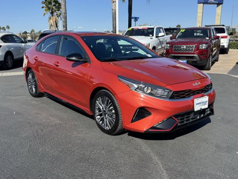 Used 2022 Kia Forte GT-Line w/ GT-Line Premium Package image 2