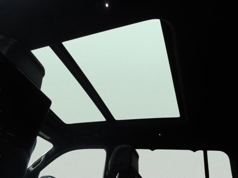 Used 2022 Jeep Wagoneer Series III w/ Premium Group I image 35