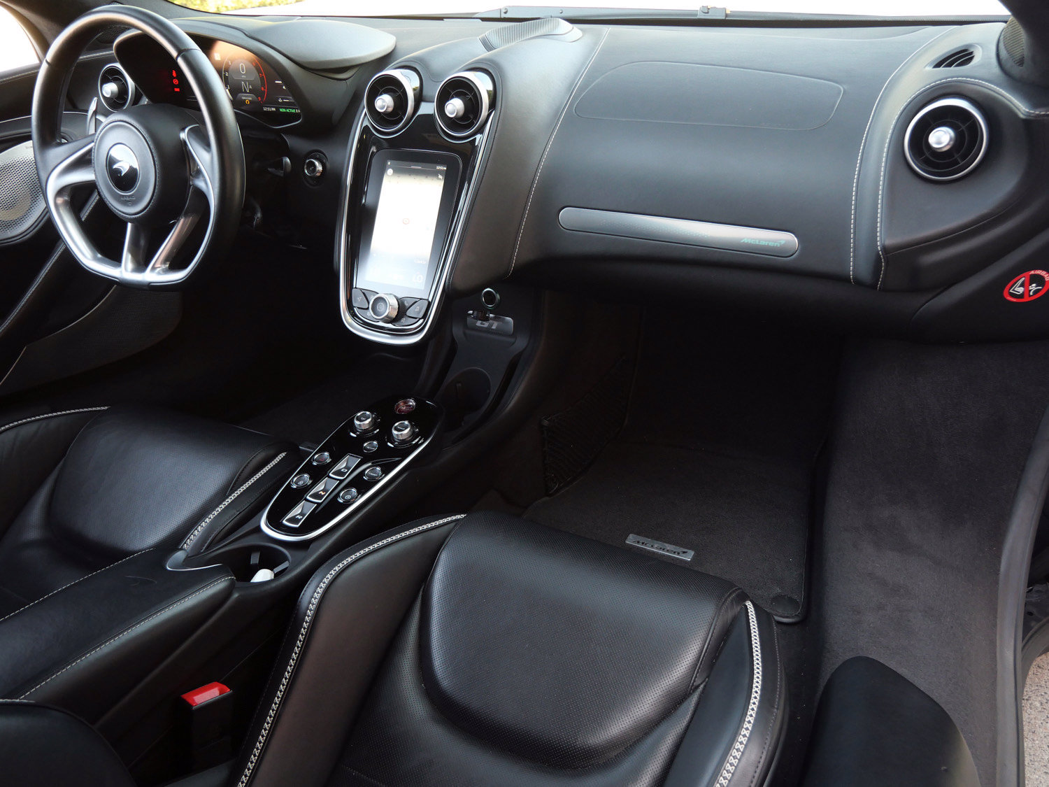 Used 2023 McLaren GT RWD image 10
