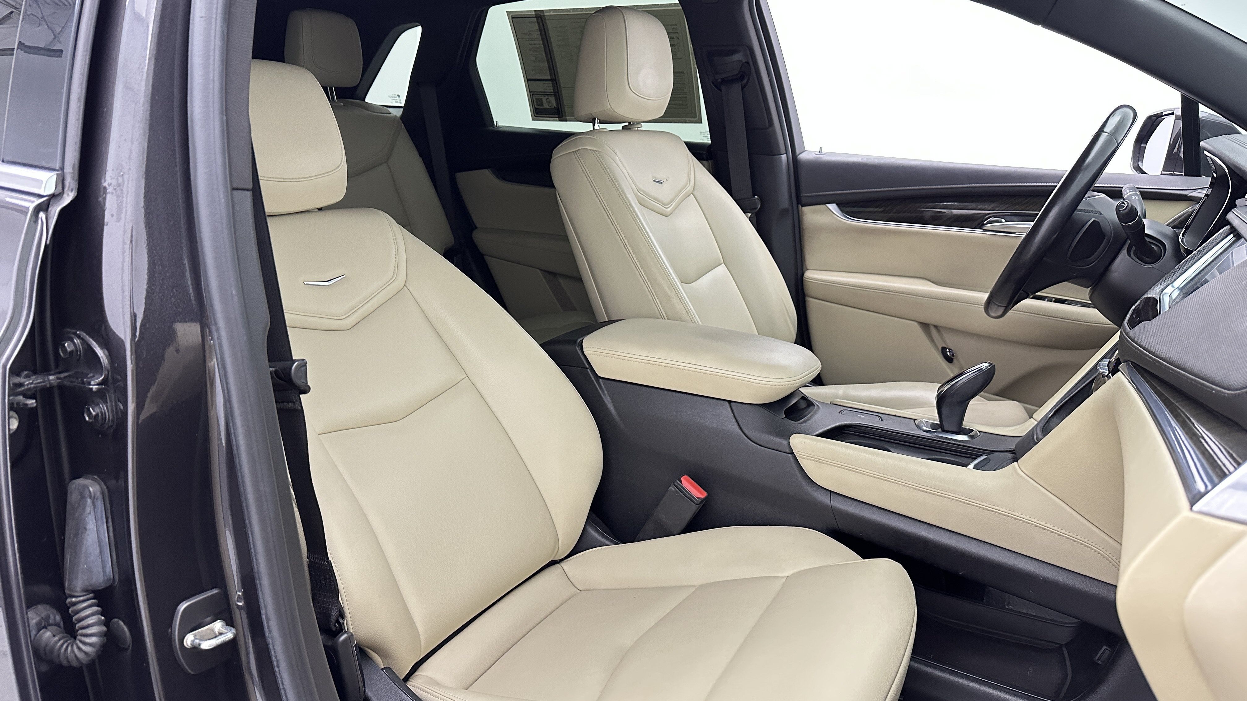 Used 2018 Cadillac XT5 FWD w/ LPO, Wheel Lock Package image 40