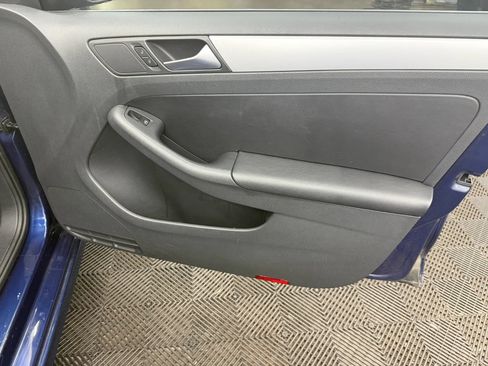 Used 2012 Volkswagen Jetta TDI FWD image 6