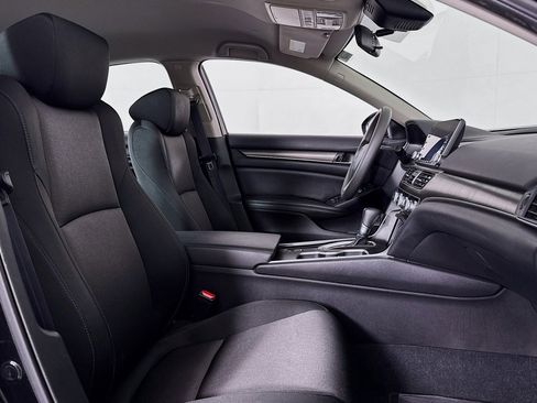 Used 2019 Honda Accord LX image 6